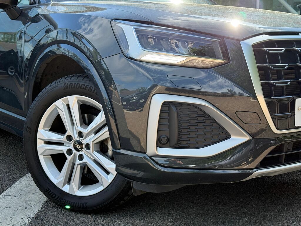 Audi Q2 Sport Black #6
