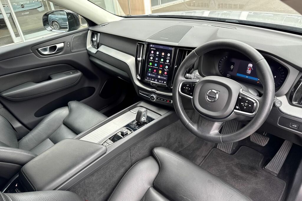 Volvo XC60 Plus YL72XWE Black #5