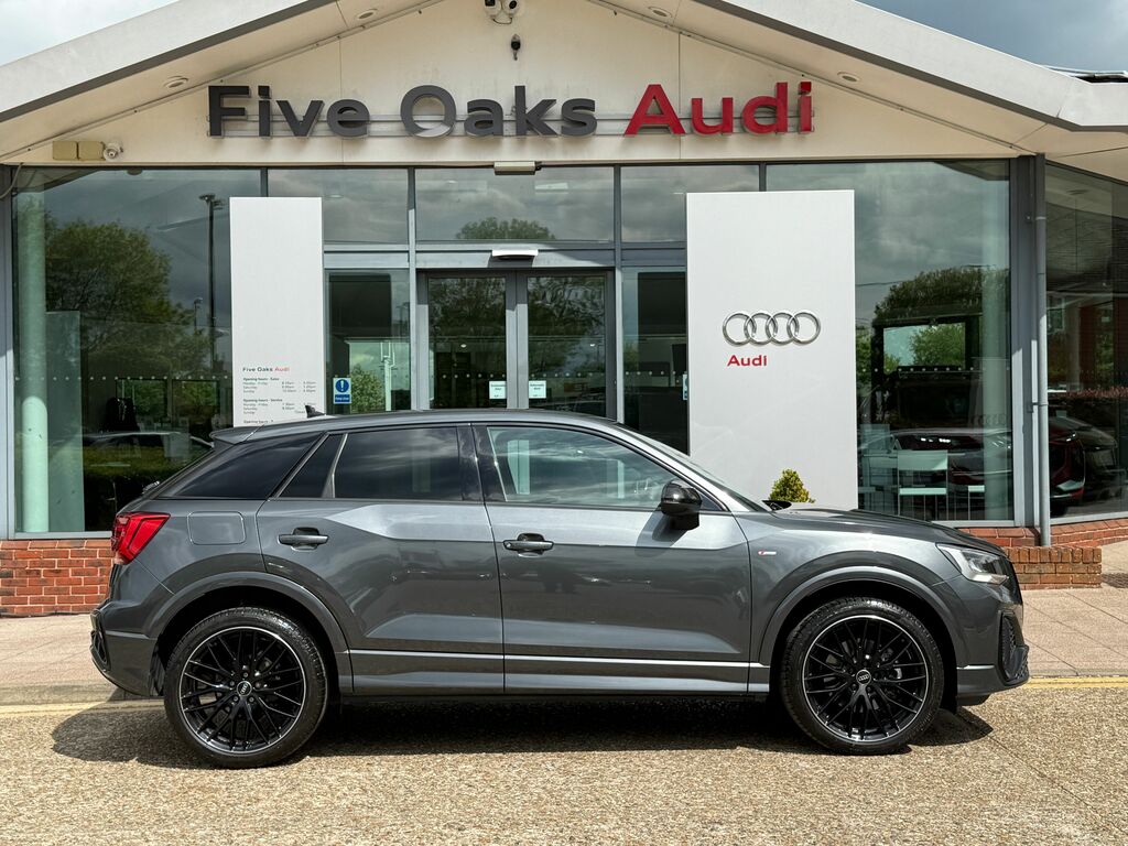 Audi Q2 Black Edition GX72XTY Black #2
