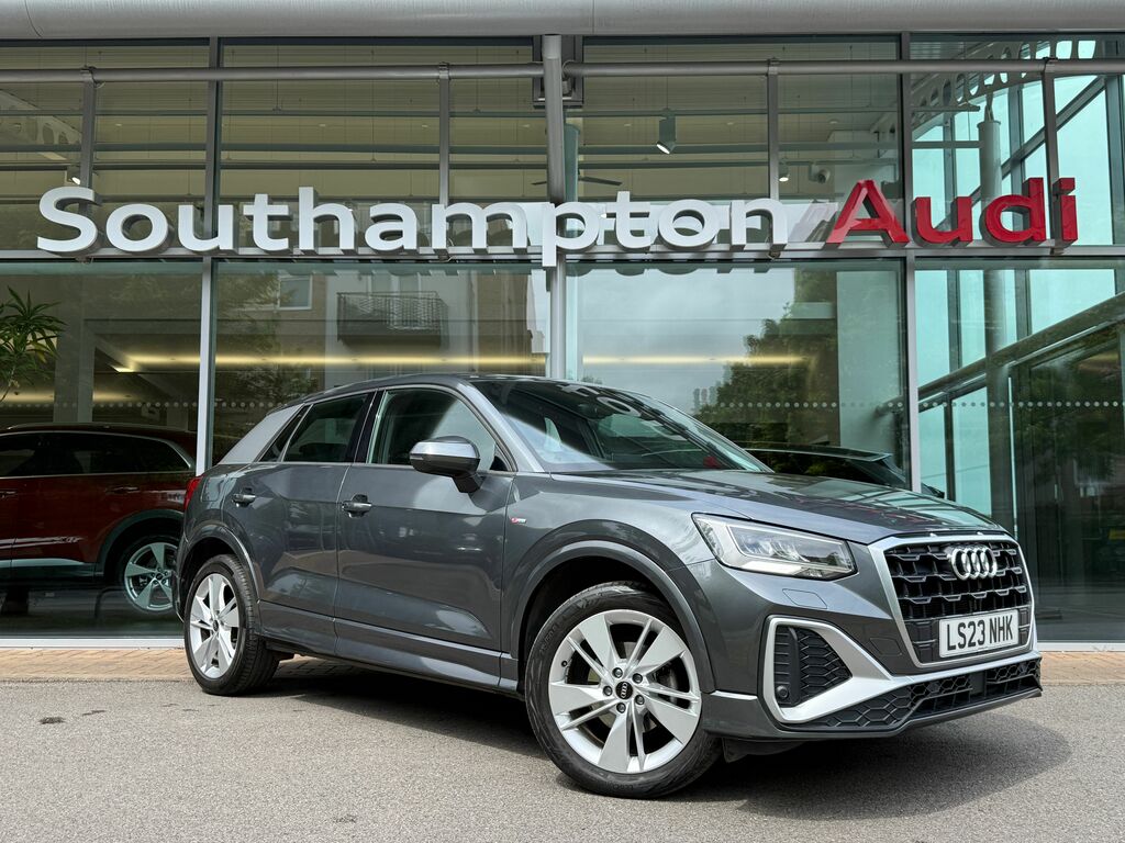Audi Q2 S Line Black