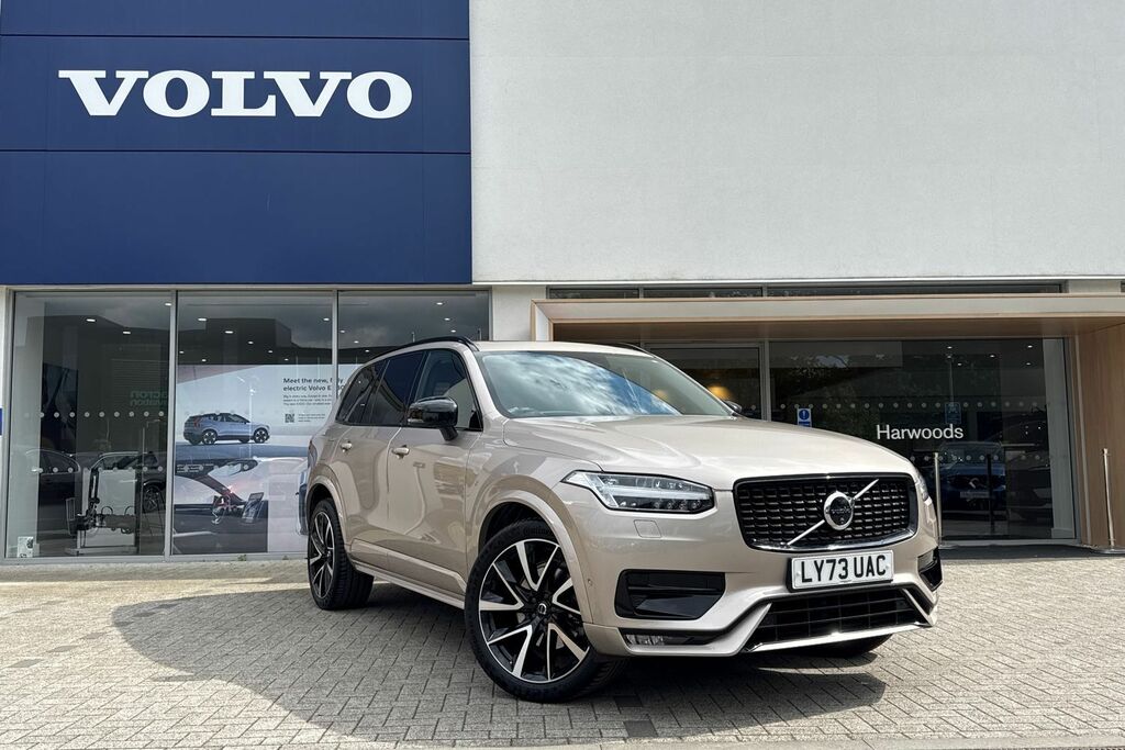 Volvo XC90 Ultimate Black