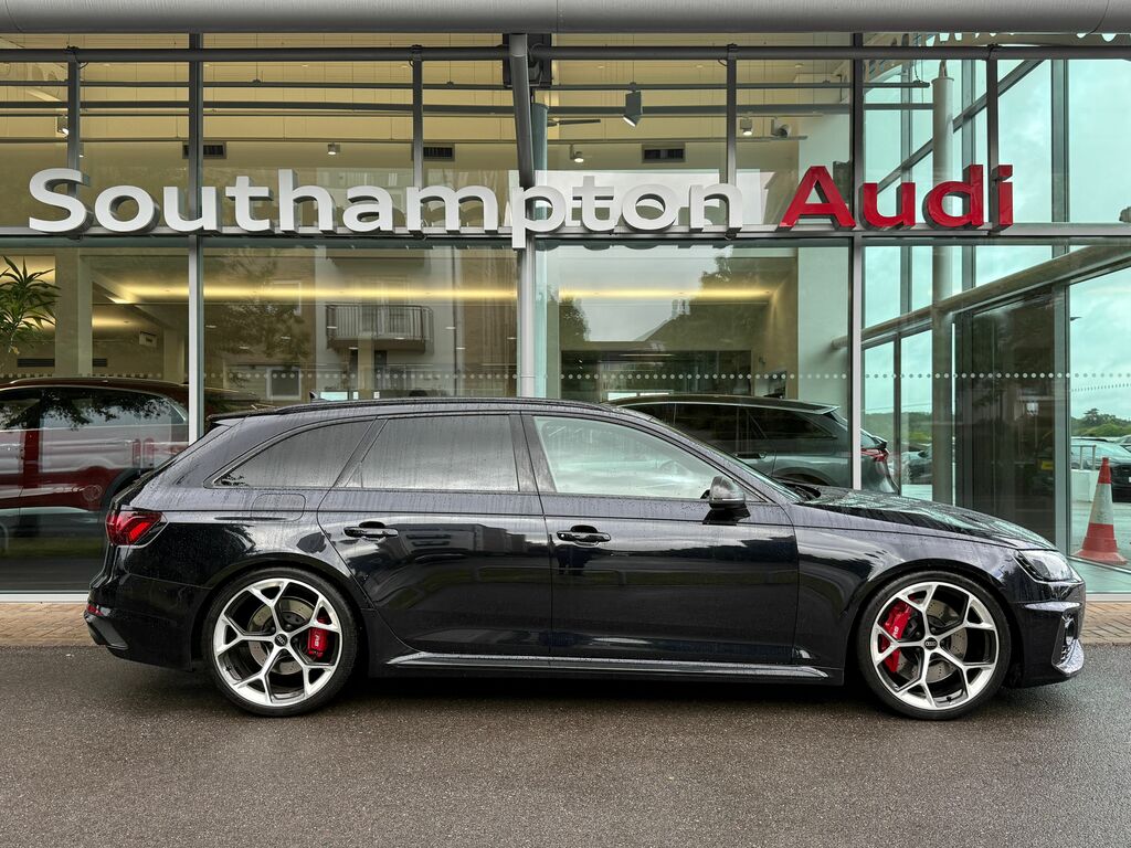 Audi RS4 Competition Black