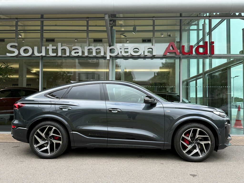 Audi Q6 E-Tron Edition 1 HF26OOH Black #2