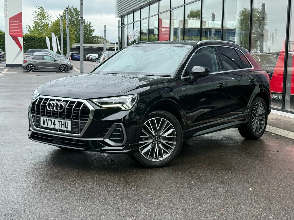Audi Q3 S Line Black #6