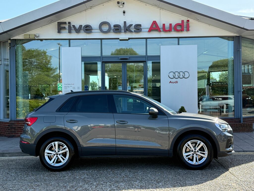 Audi Q3 Technik GX23YGR Black #2