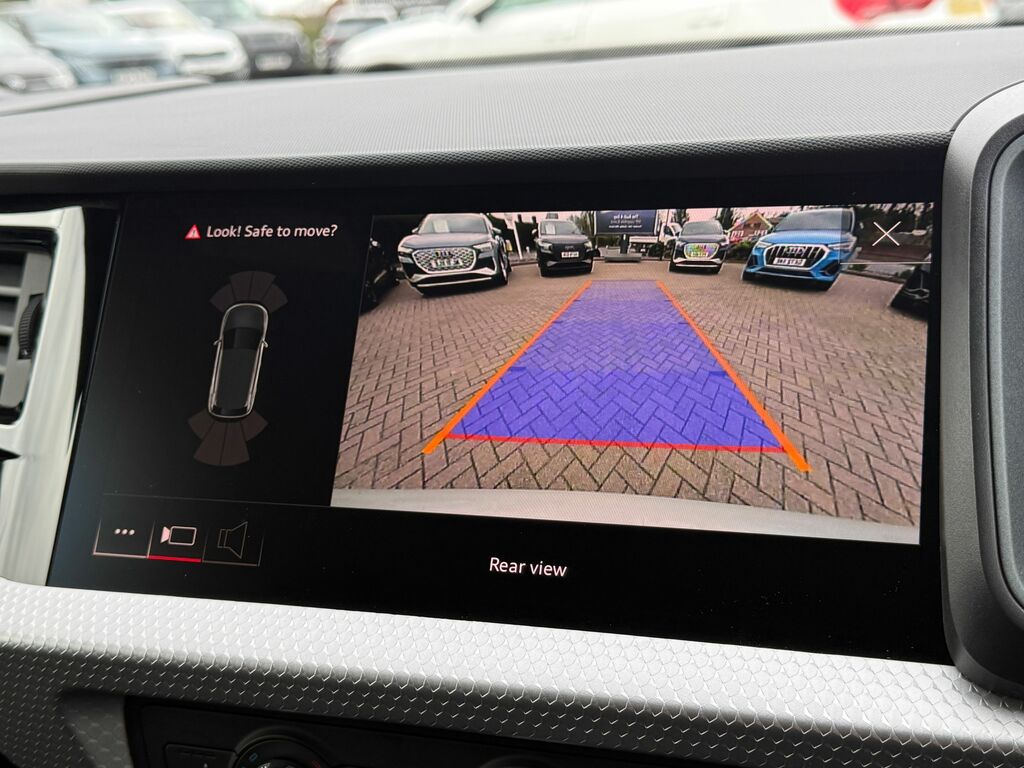 Audi A1 Black Edition GU26VXZ Black #4