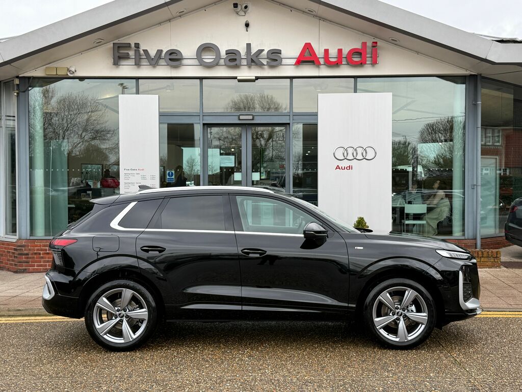 Audi Q3 S Line GV75YRW Black #2