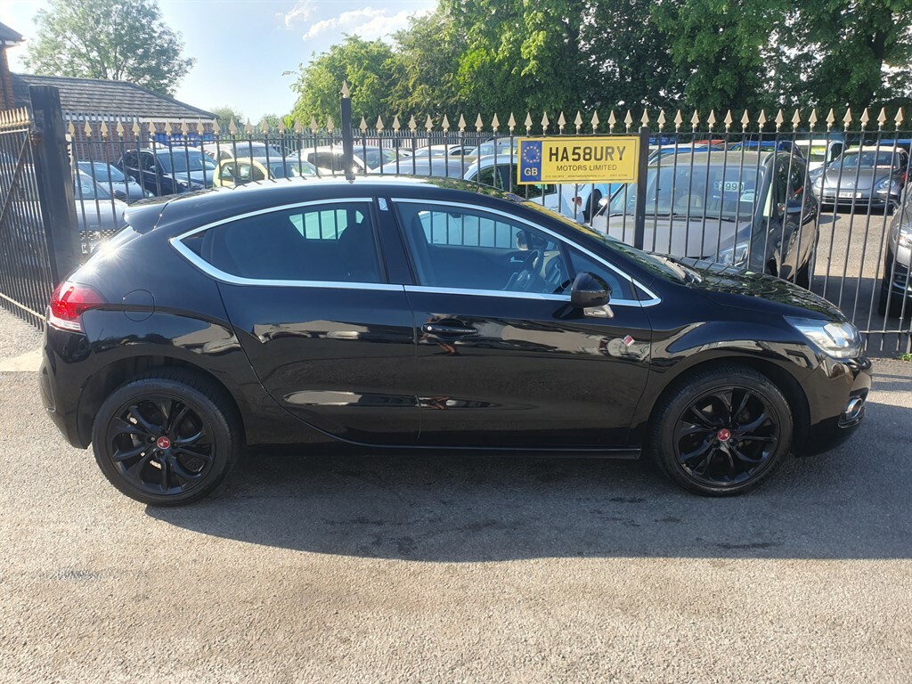 DS DS 4 1.6 Bluehdi Performance Line Hatchback Black #2