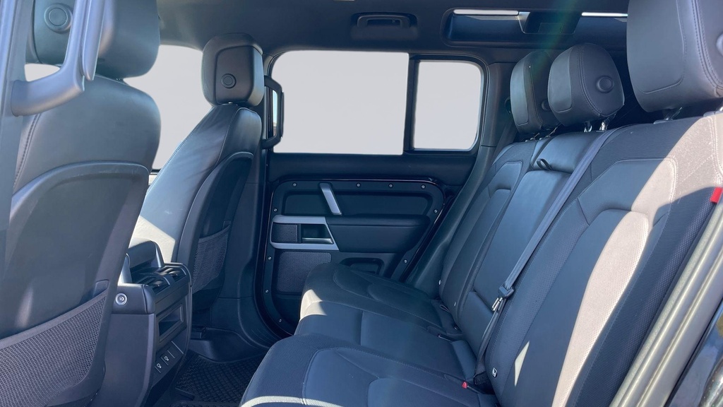 Land Rover Defender 110 D300 X-dynamic Hse Santorini Black KS22KUB Black #4