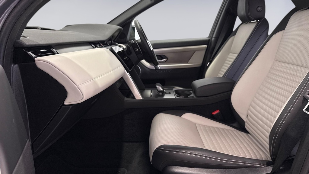 Land Rover Discovery Sport D200 Dynamic Hse Eiger Grey KM74FHE Grey #3