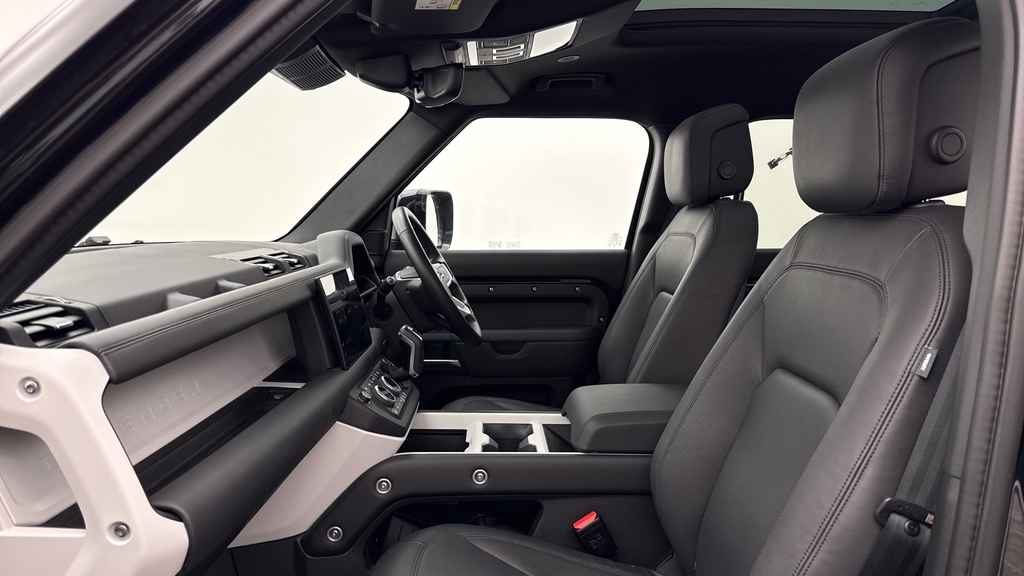 Land Rover Defender 130 D350 X-dynamic Hse Santorini Black Black #3