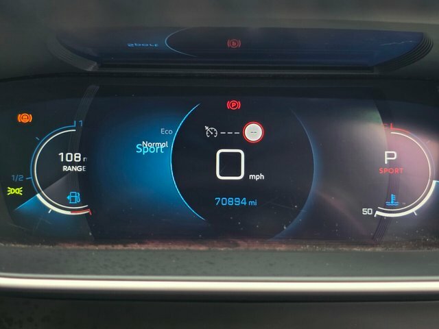Peugeot 2008 Puretech Allure Premium Suv KV71UPD Orange #3