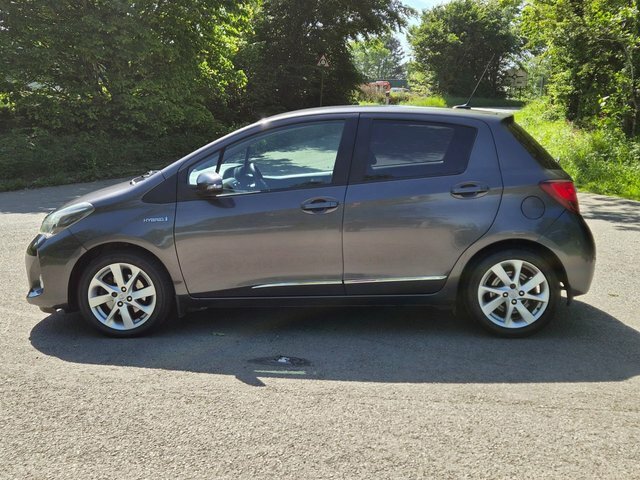 Toyota Yaris 2017 1.5 Vvt-h Excel Hatchback Hybrid E WF17OJK Grey #6