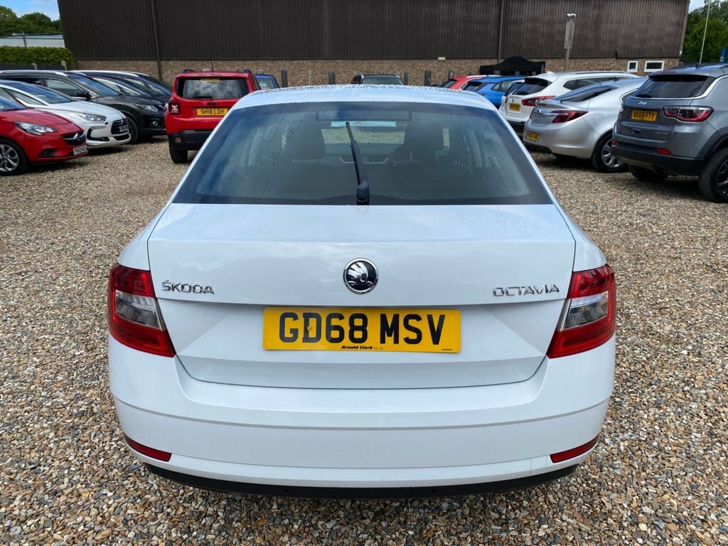 Skoda Octavia 1.6L Se White #6