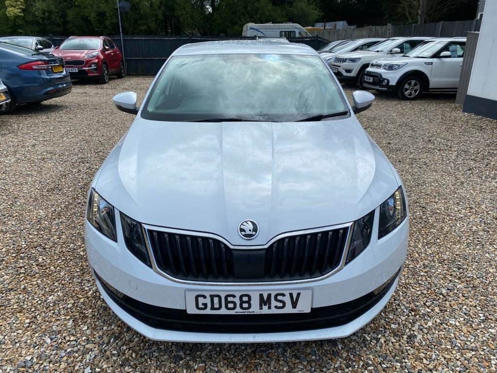 Skoda Octavia 1.6L Se White #3