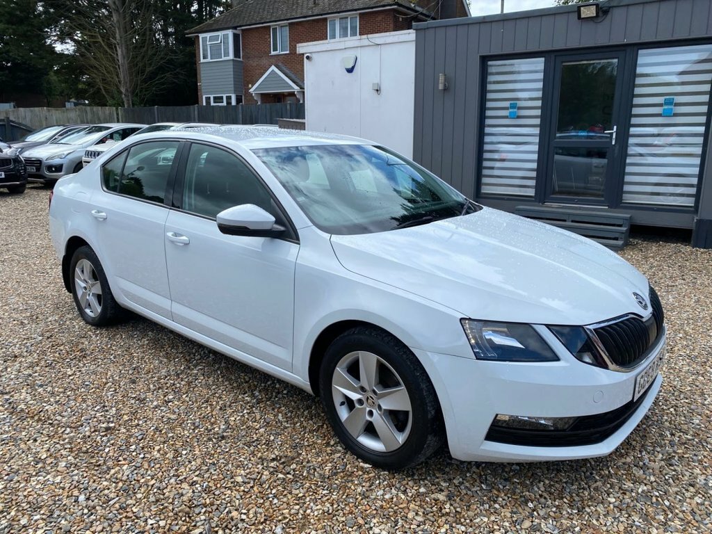 Skoda Octavia 1.6L Se White #2