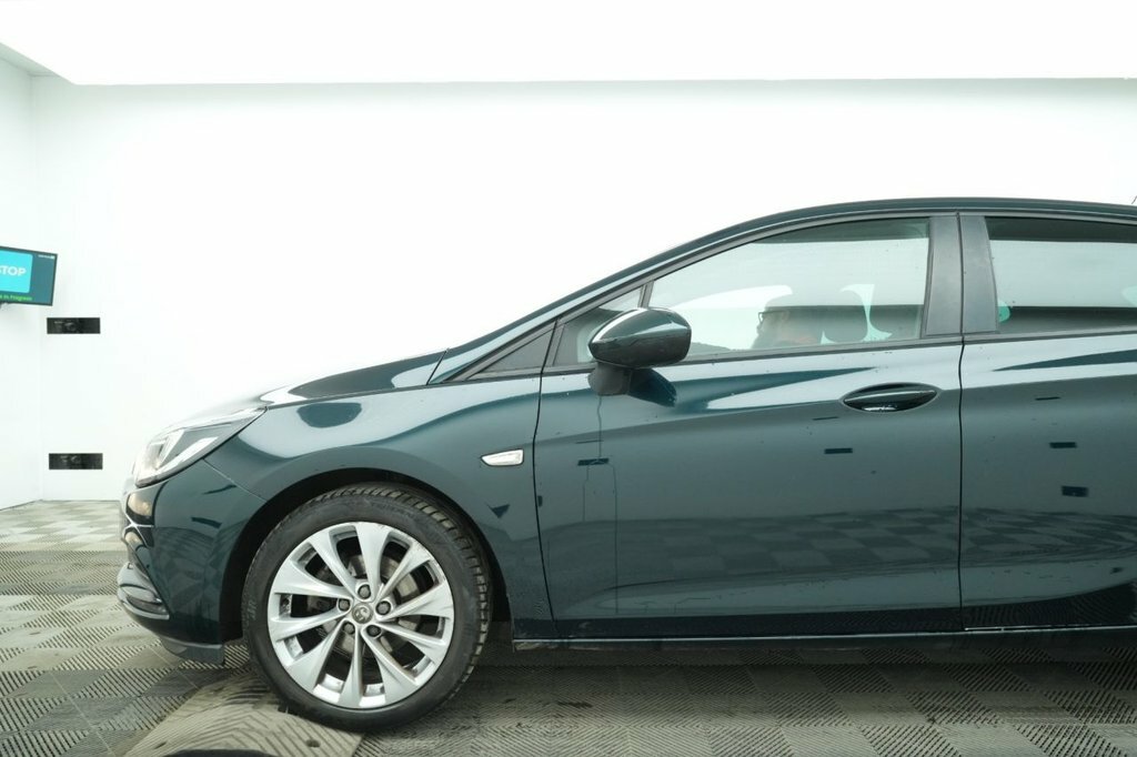 Vauxhall Astra 1L Tech Line Nav DP68UWN Green #4