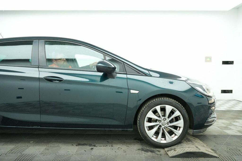 Vauxhall Astra 1L Tech Line Nav DP68UWN Green #3