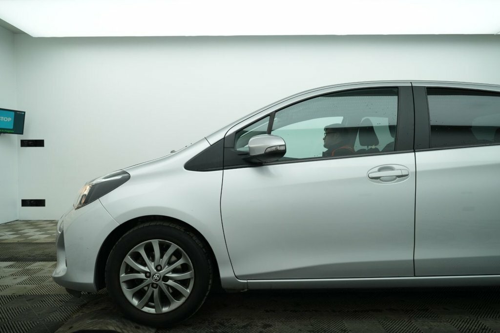 Toyota Yaris 1L Icon SK66WNA Silver #4