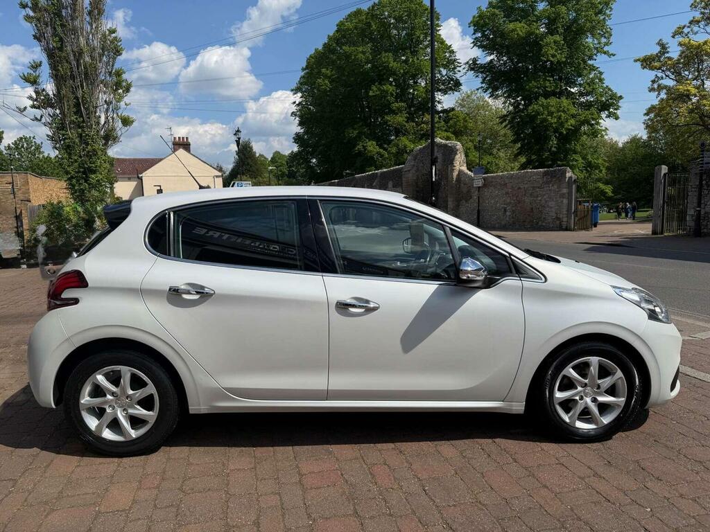 Peugeot 208 Hatchback 1.6 Bluehdi Active Euro 6 Ss 201 FY66OCN White #3