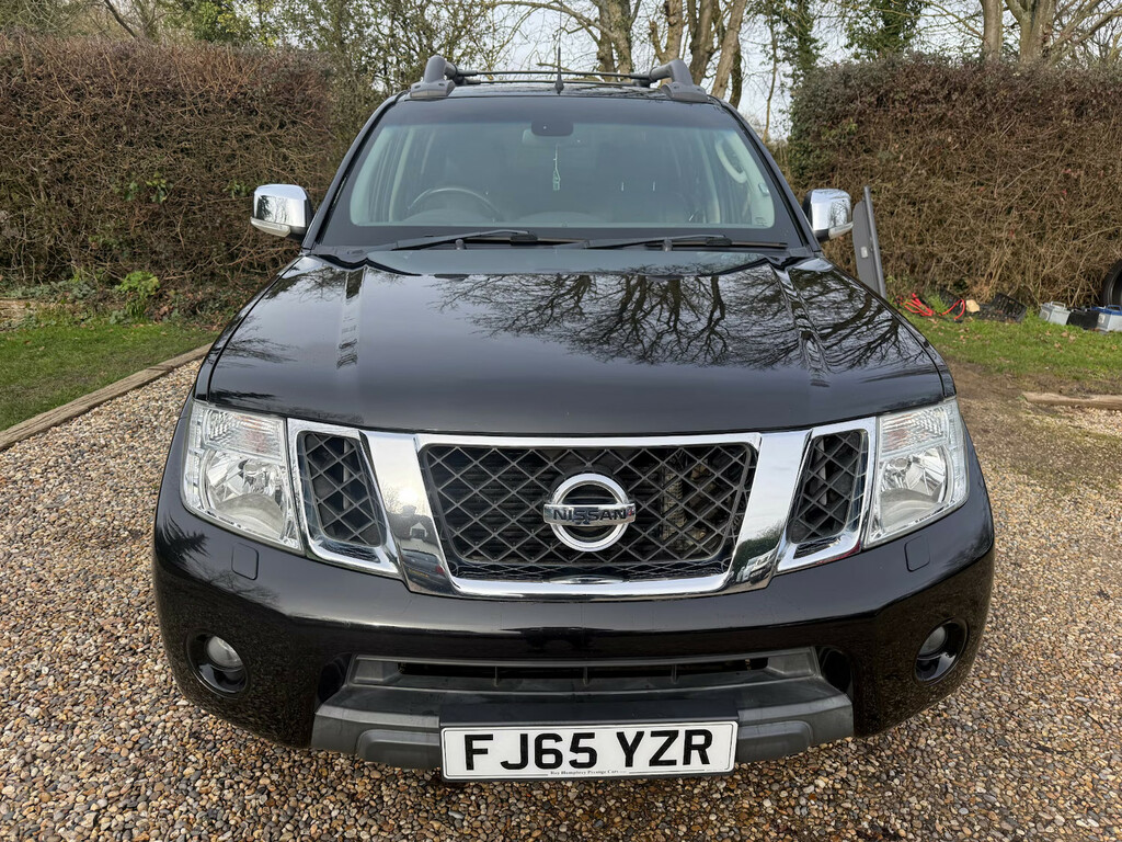 Nissan Navara Double Cab Pick Up Tekna 2.5Dci 190 4Wd Pick Up Di Black #2