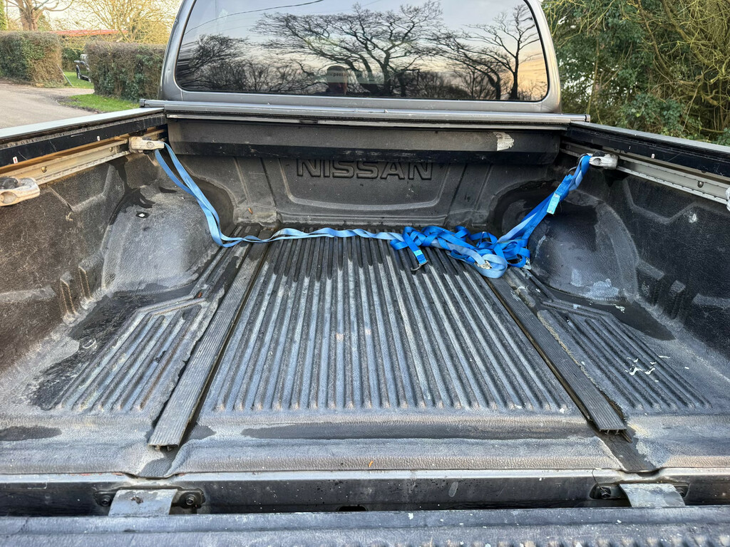 Nissan Navara Double Cab Pick Up Tekna 2.5Dci 190 4Wd Pick Up Di Grey #6