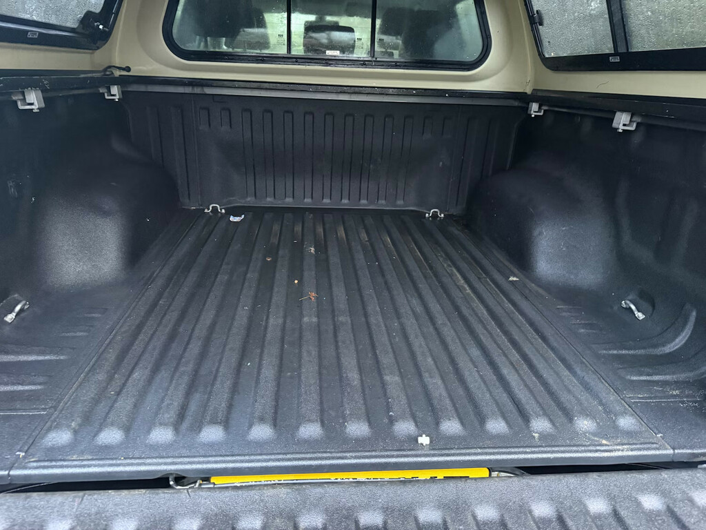 Volkswagen Amarok D Cab Pick Up Highline 2.0 Bitdi 180 Bmt 4Mtn Grey #6
