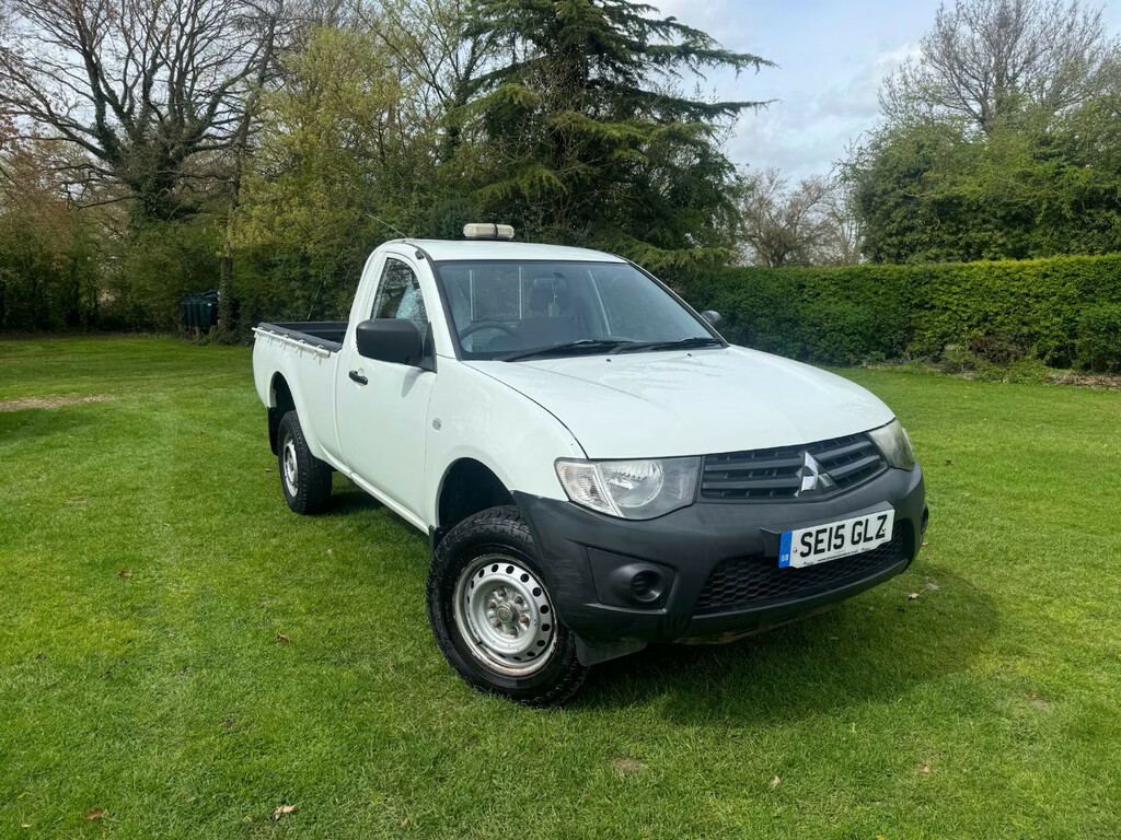 Mitsubishi L200 Pick Up Di-d 4Life 4Wd 134Bhp 2010 Pick Up Diese White #2