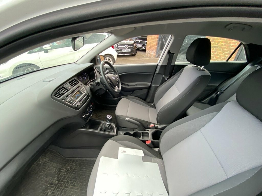 Hyundai I20 1L Se White #5