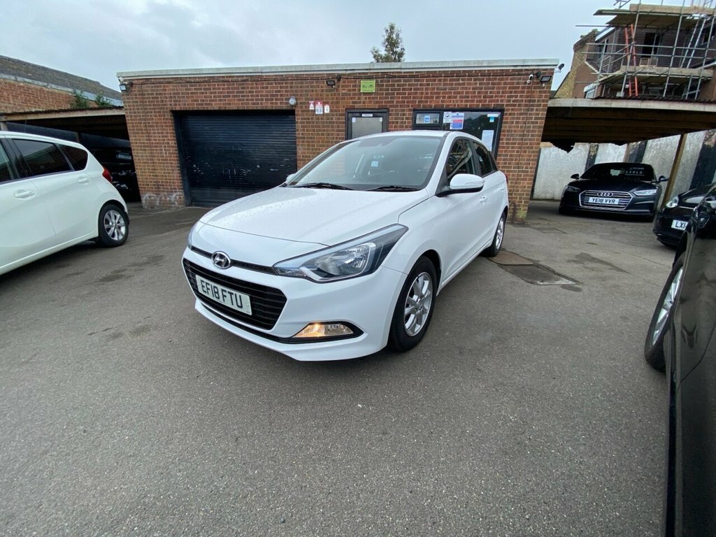 Hyundai I20 1L Se White #3