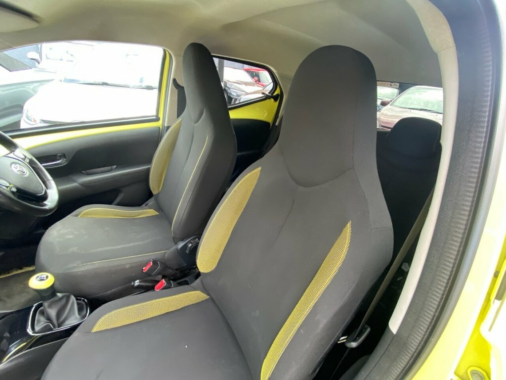 Toyota Aygo 1L X-cite 3 GY66ENP Yellow #4
