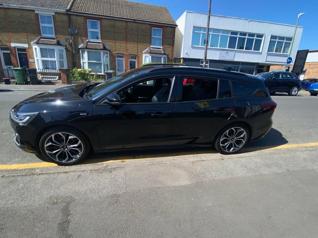 Ford Focus 1L St-line Vignale MM22JLO Black #3