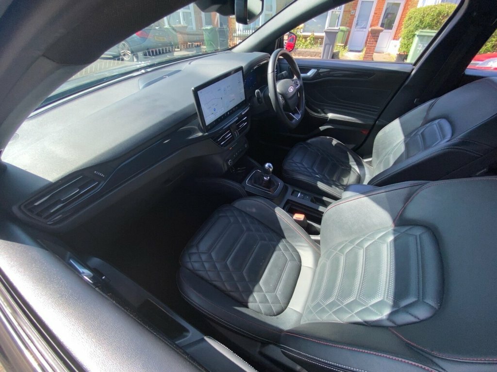 Ford Focus 1L St-line Vignale MM22JLO Black #6
