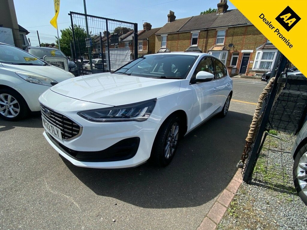 Ford Focus 1L Titanium WK23TLY White #3