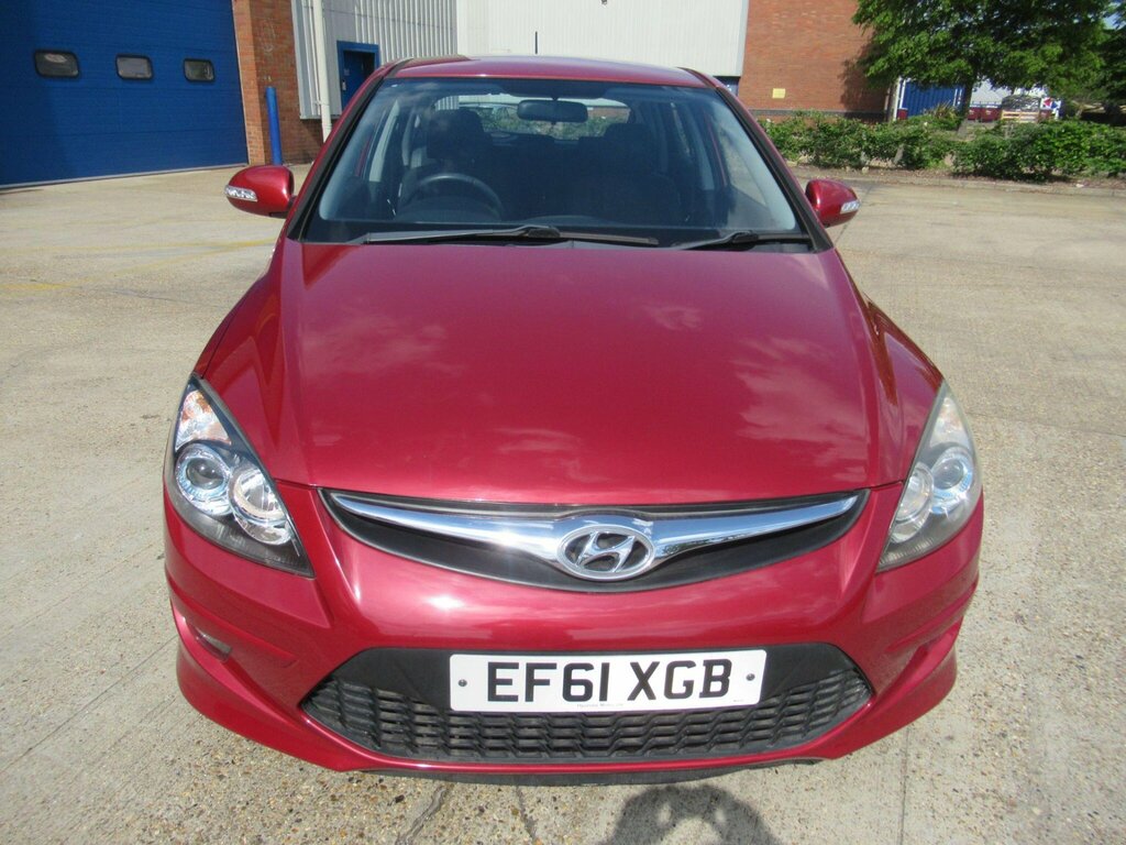 Hyundai I30 1.4 Comfort Euro 5 Red #4