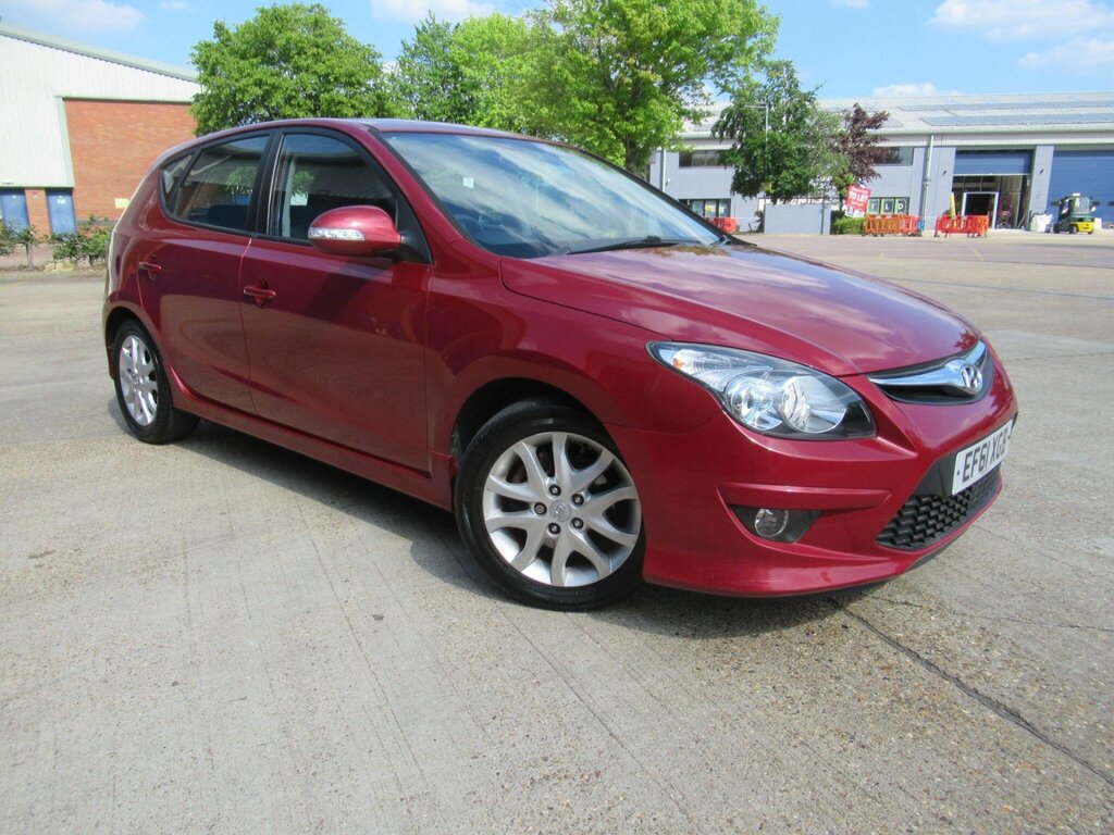Hyundai I30 1.4 Comfort Euro 5 Red