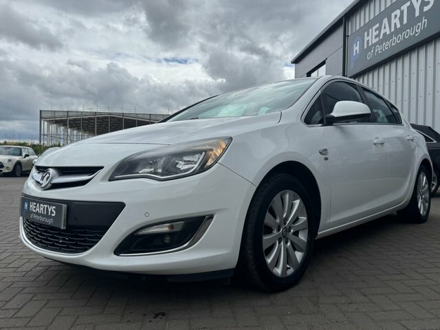 Vauxhall Astra Cdti Elite Hatchback ND63KJX White #3