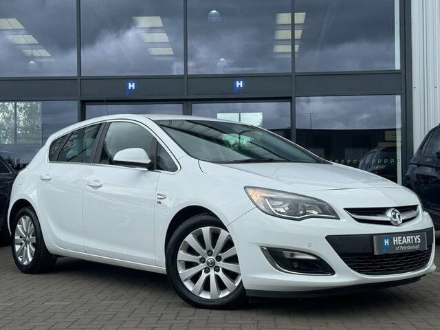 Vauxhall Astra Cdti Elite Hatchback ND63KJX White