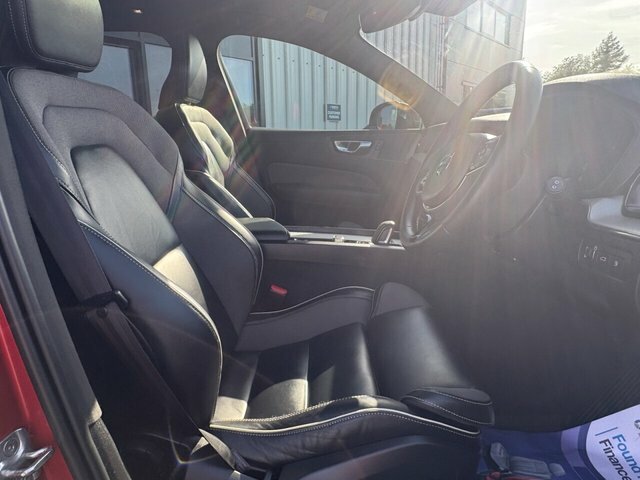 Volvo XC60 T6 Recharge 11.6Kwh R-design GF71VLG Red #4