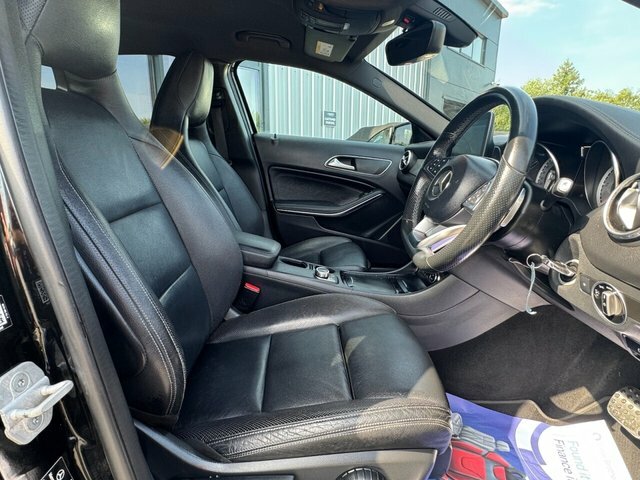 Mercedes-Benz GLA Class Gla200d Amg Line Premium FN66UUC Black #4