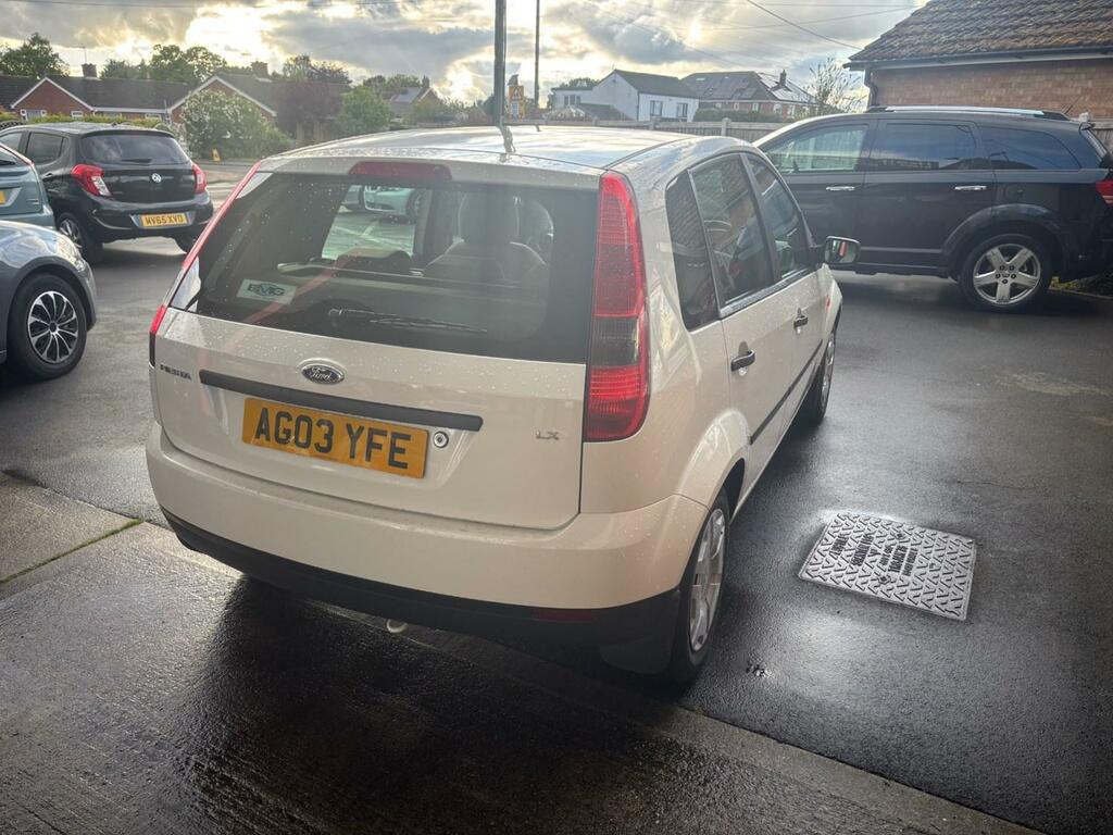 Ford Fiesta 1.25 LX White #4