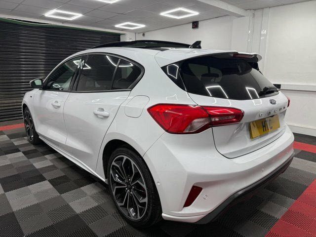 Ford Focus Ecoboost St-line X LV70LZO White #5