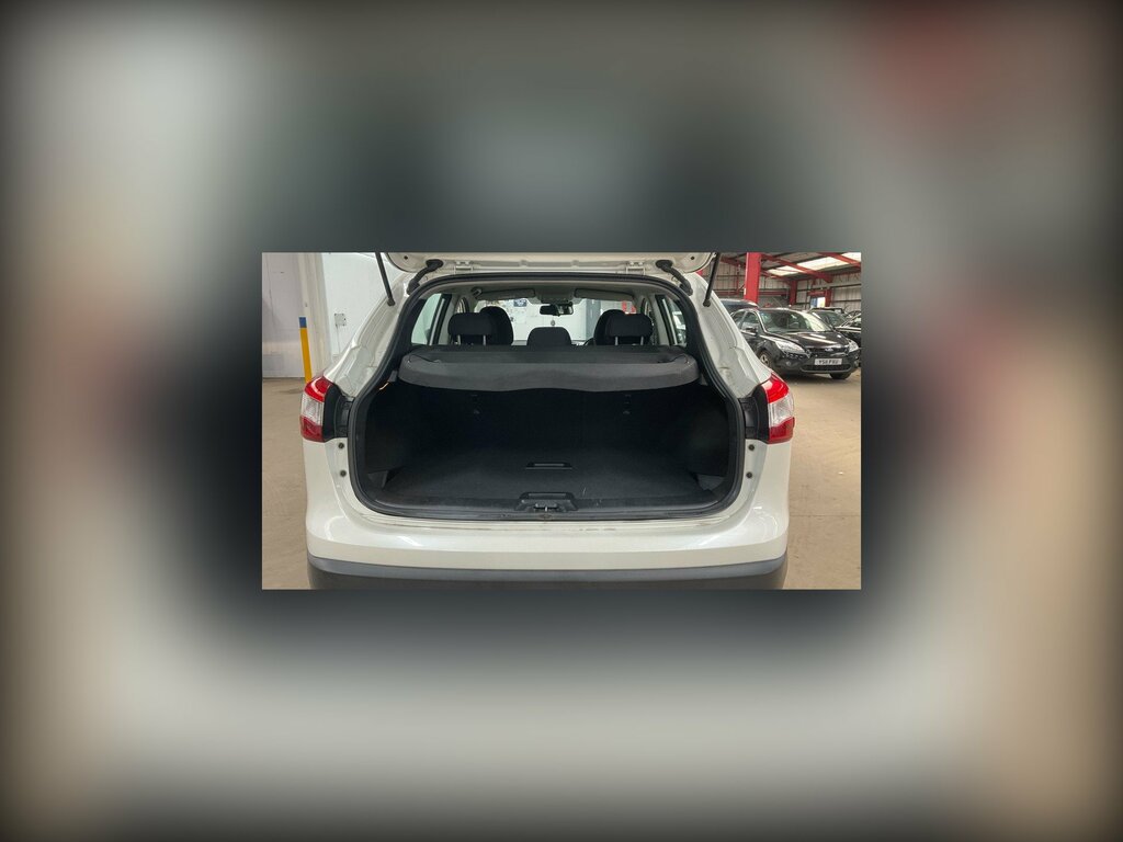 Nissan Qashqai 1.2 Dig-t Acenta Suv 2Wd Euro 5 MT64UUM White #3