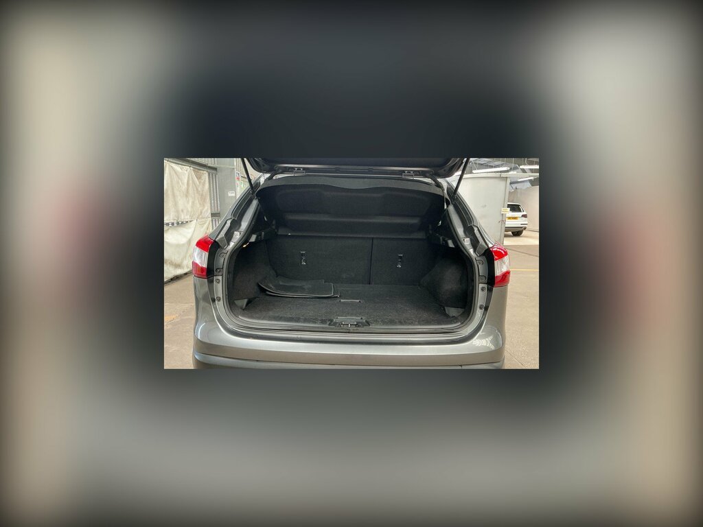 Nissan Qashqai 1.2 Dig-t Acenta Premium Suv 2Wd PJ64CBY Grey #3