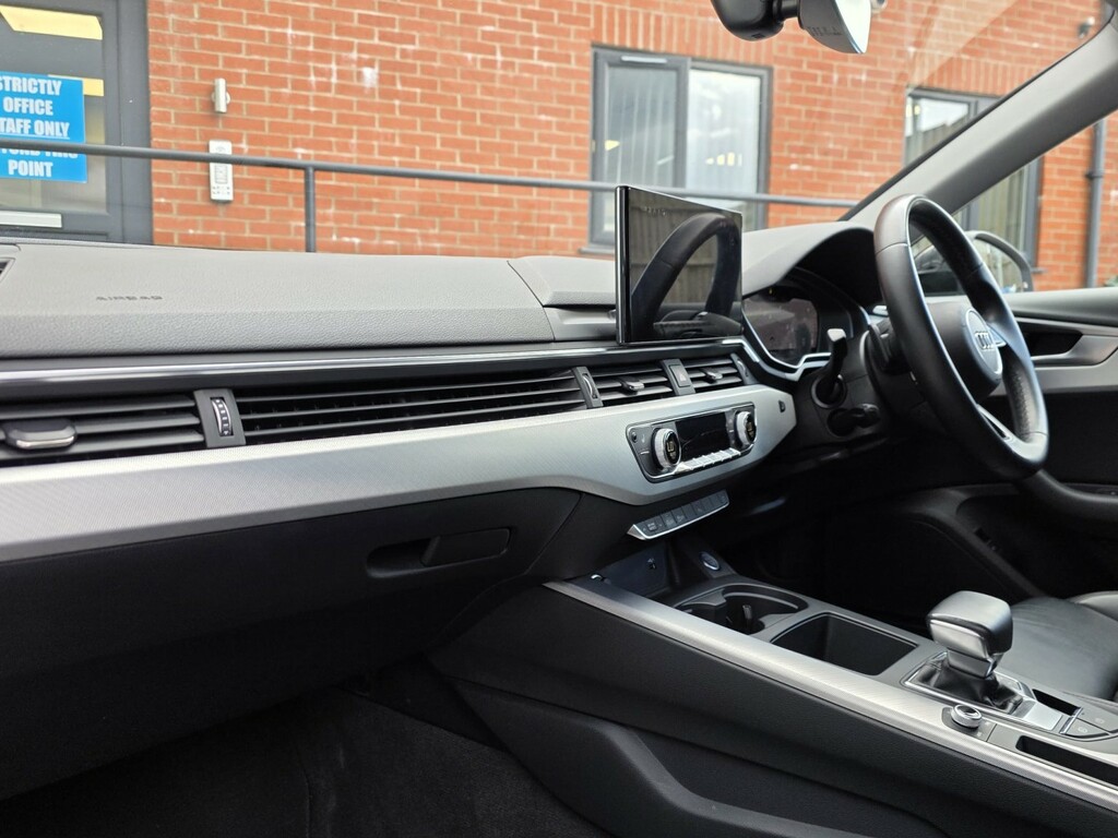 Audi A4 Avant 2.0 Tfsi 35 Sport Edition SG22WZK Silver #3