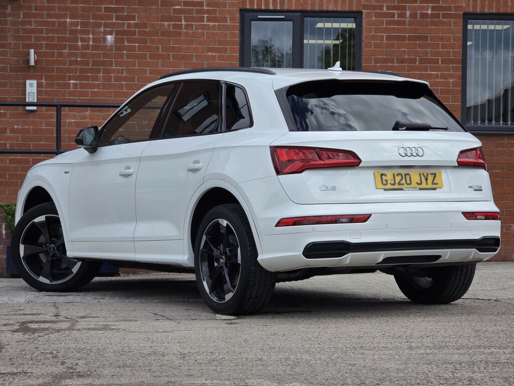 Audi Q5 2.0 Tdi 40 Black Edition GJ20JYZ White #2