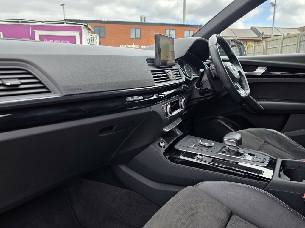 Audi Q5 2.0 Tdi 40 Black Edition GJ20JYZ White #3