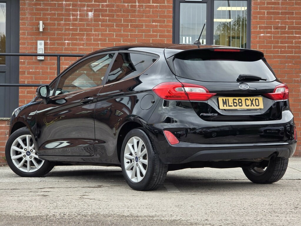 Ford Fiesta 1.0 T Ecoboost Titanium ML68CXO Black #2