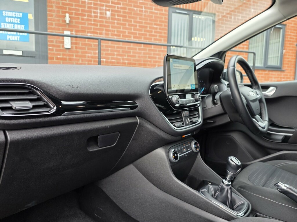 Ford Fiesta 1.0 T Ecoboost Titanium ML68CXO Black #3