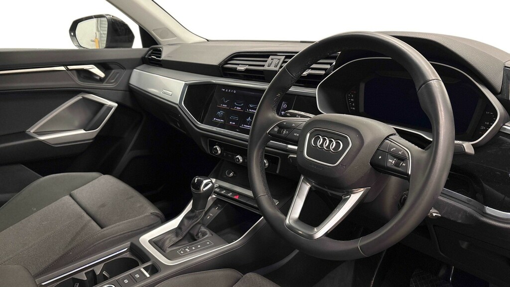 Audi Q3 1.5 Tfsi Cod 35 Sport YT24FGX Black #6